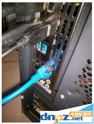为什么电脑主机后面的网线灯不亮