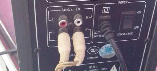 电脑主机与电视机的音响连接吗
