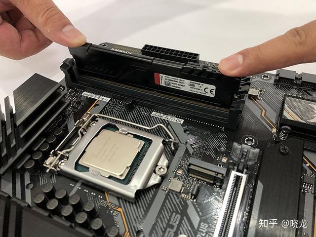 组装台式主机内存条