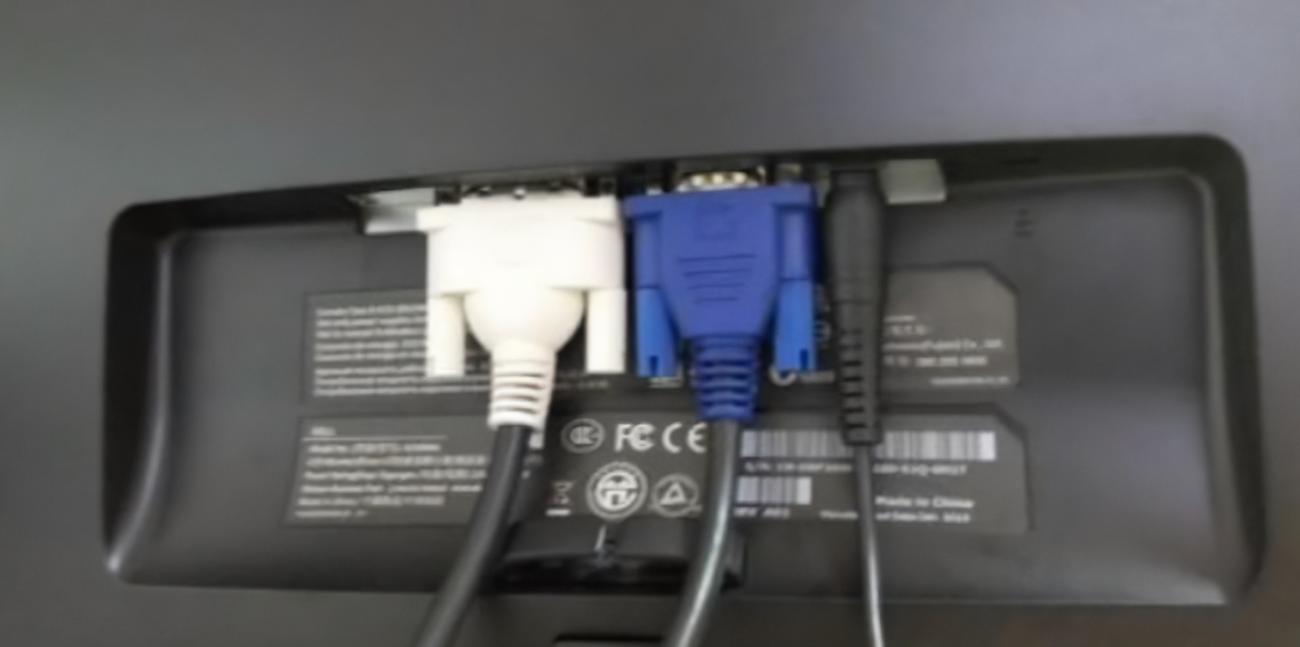 电脑显示屏连接主机吗