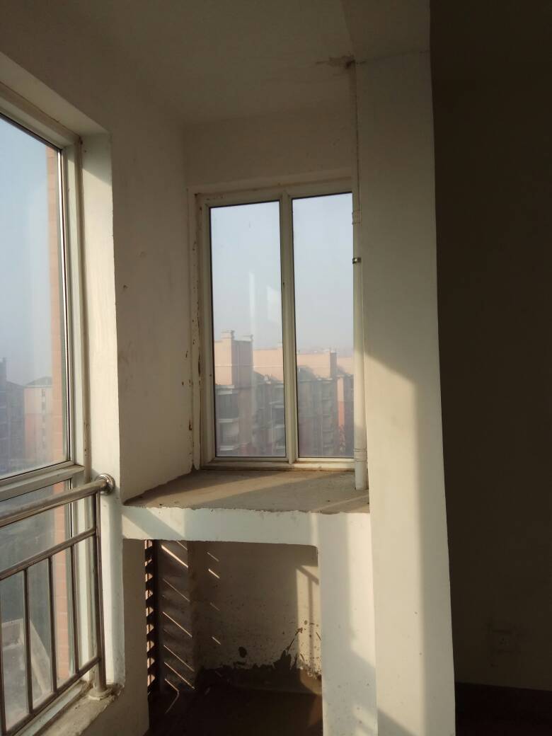 放主机的室外阳台装修方法