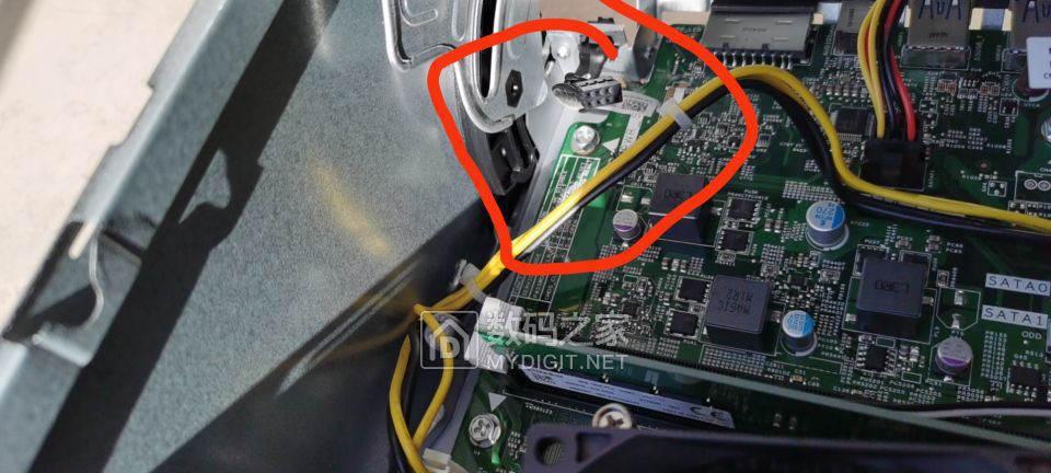 戴尔主机电源线怎么插